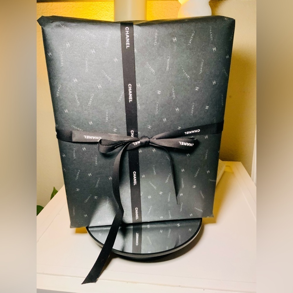 Chanel Ribbon & Gift wrapping paper 18”wide - Vintage Authentic brand new 🎁 - Picture 3 of 10